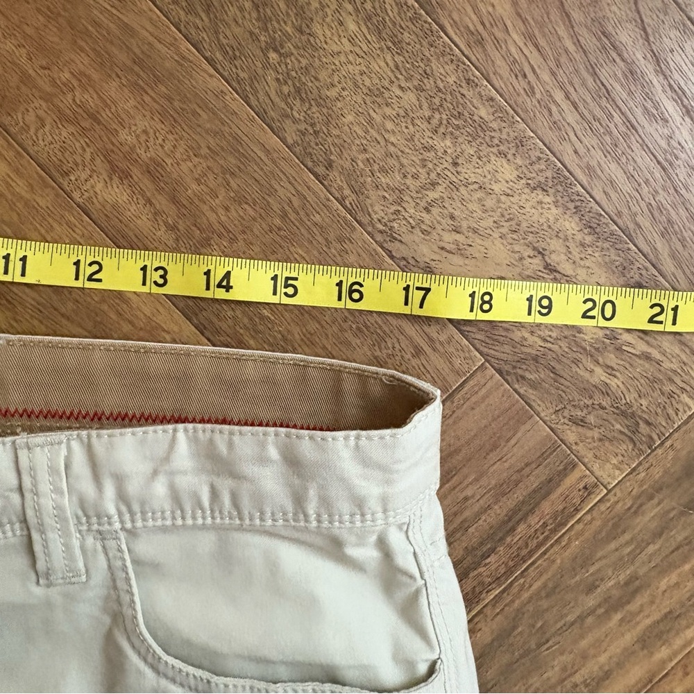 Izod Cream Chinos Classic Straight-Leg Mens 33 X 32 lightweight khakis golf work - Picture 7 of 10
